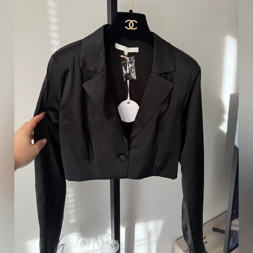 NWT REVOLVE MORE TO COME Julia Blazer Top in Black Size S - Picture 5 of 7